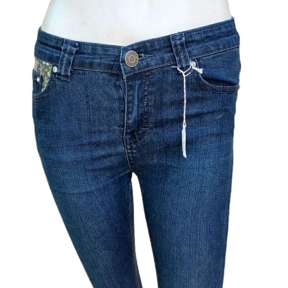 Vigoss Denim - 407916....Vigoss Skinny Jeans Juniors Size 14, W25" 28"Inseam  8"Rise